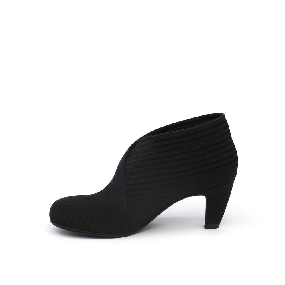 United Nude Fold Mid booties in 39 LIKE NEW